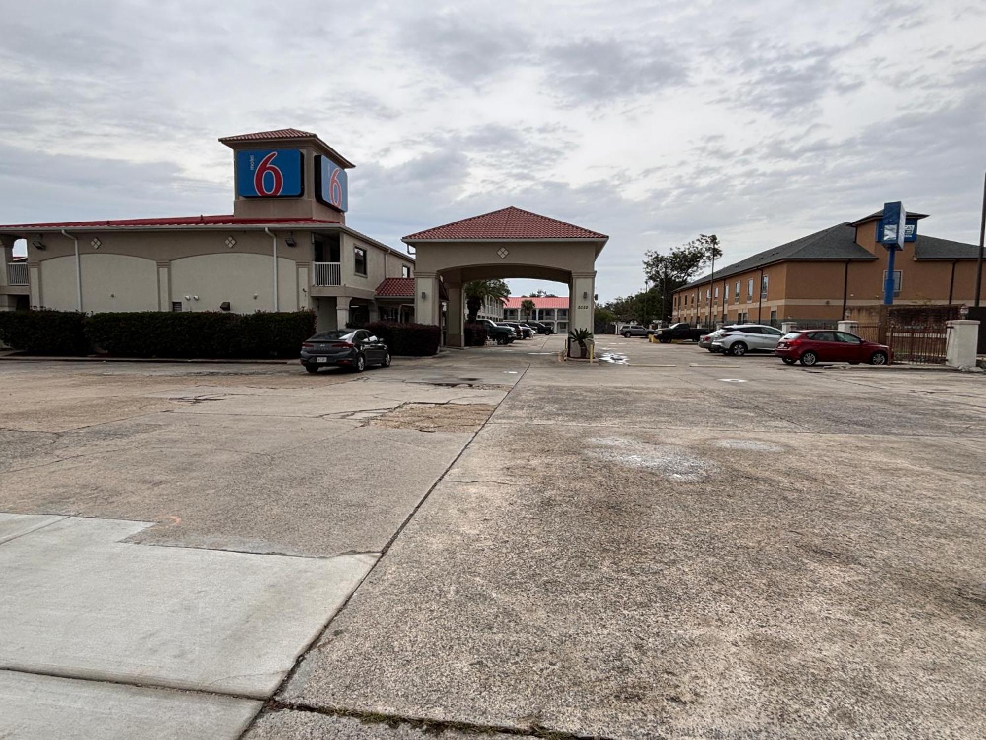 6-sulphur, La