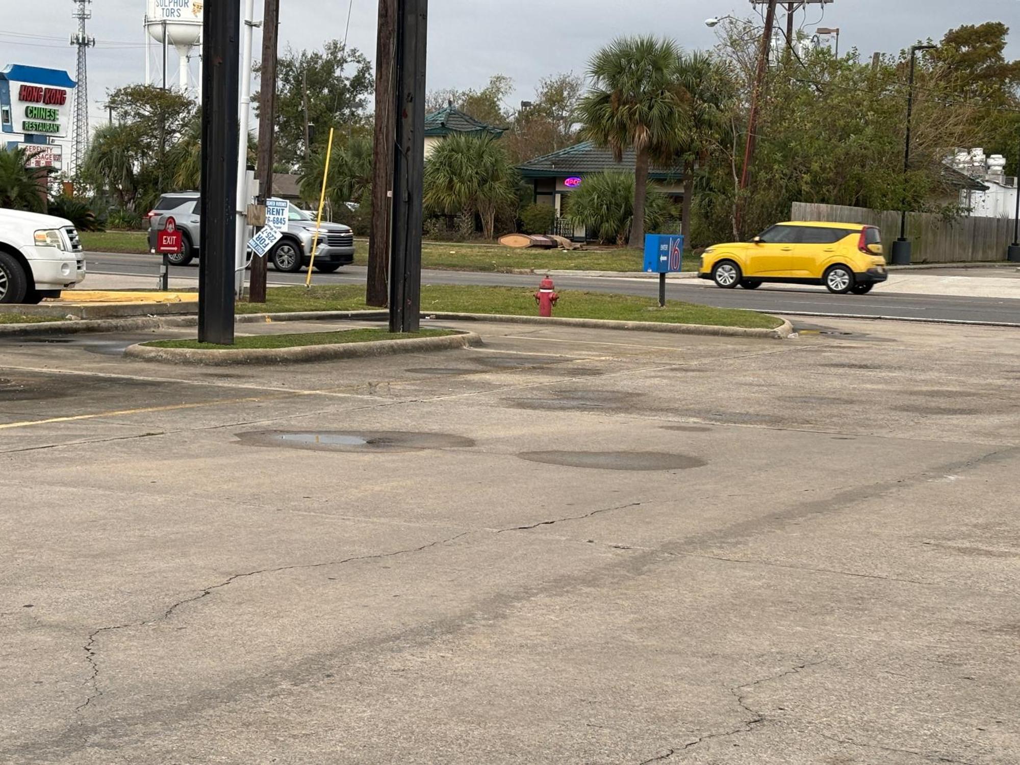 Hotel 6-sulphur, La Sulphur