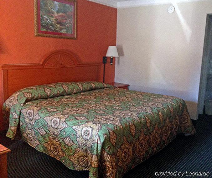 6-sulphur, La Hotel 2*