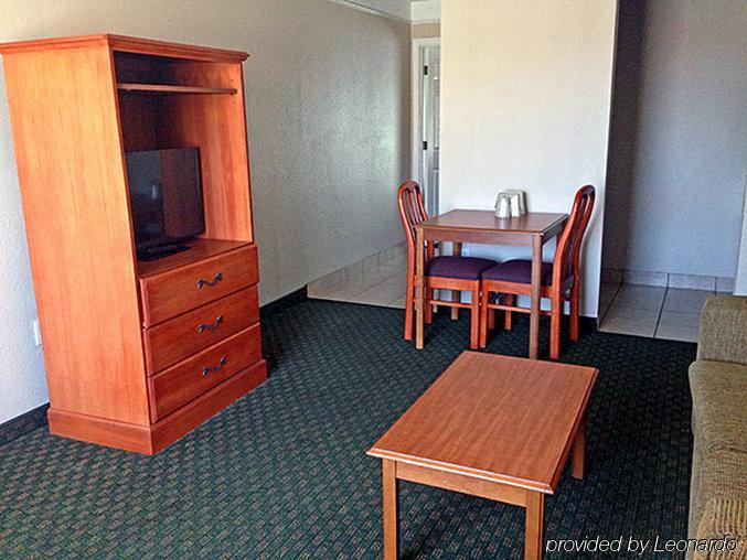 6-sulphur, La Hotel 2*